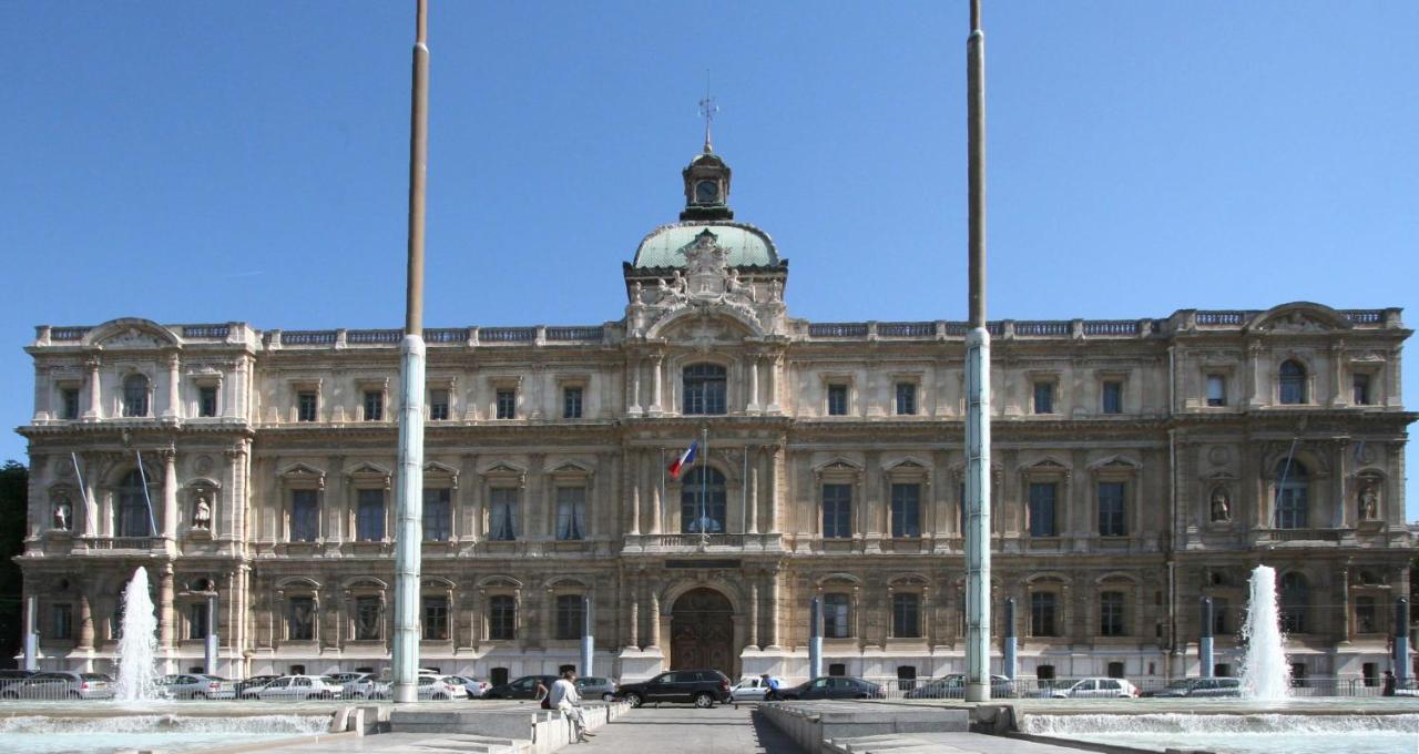 Joli T2 Moderne Au Coeur De Marseille - Place Castellane Luaran gambar