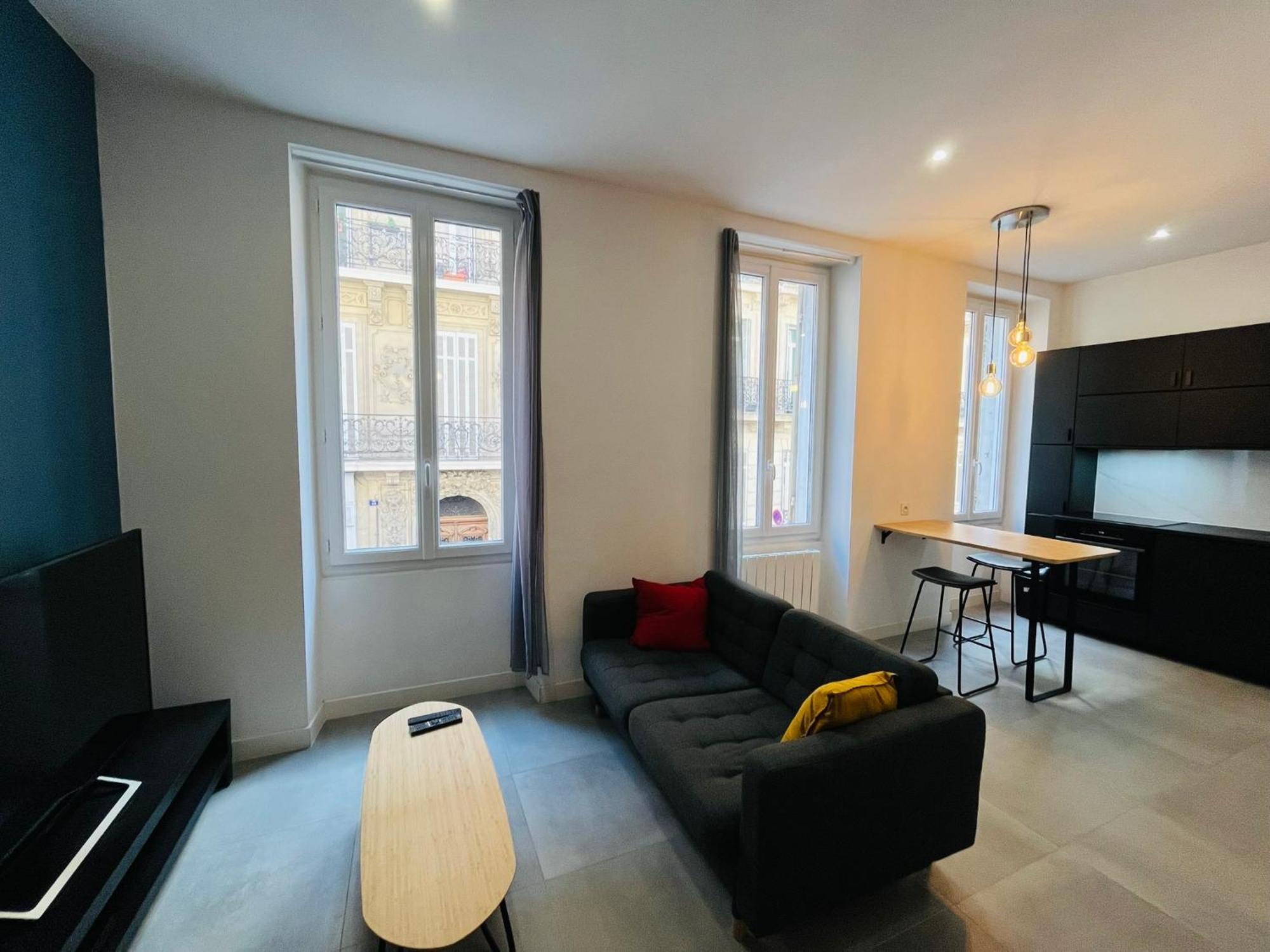 Joli T2 Moderne Au Coeur De Marseille - Place Castellane Luaran gambar
